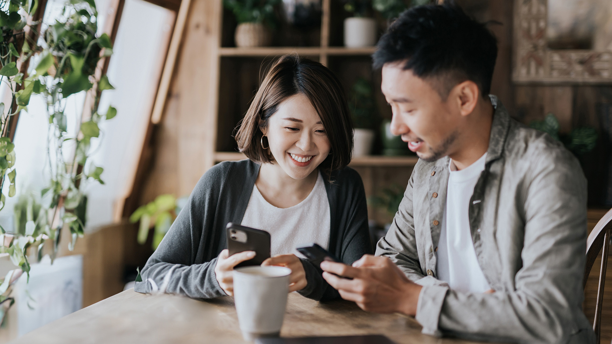 一個女人; 圖片使用於滙豐台灣優利定存優惠專案的頁面。